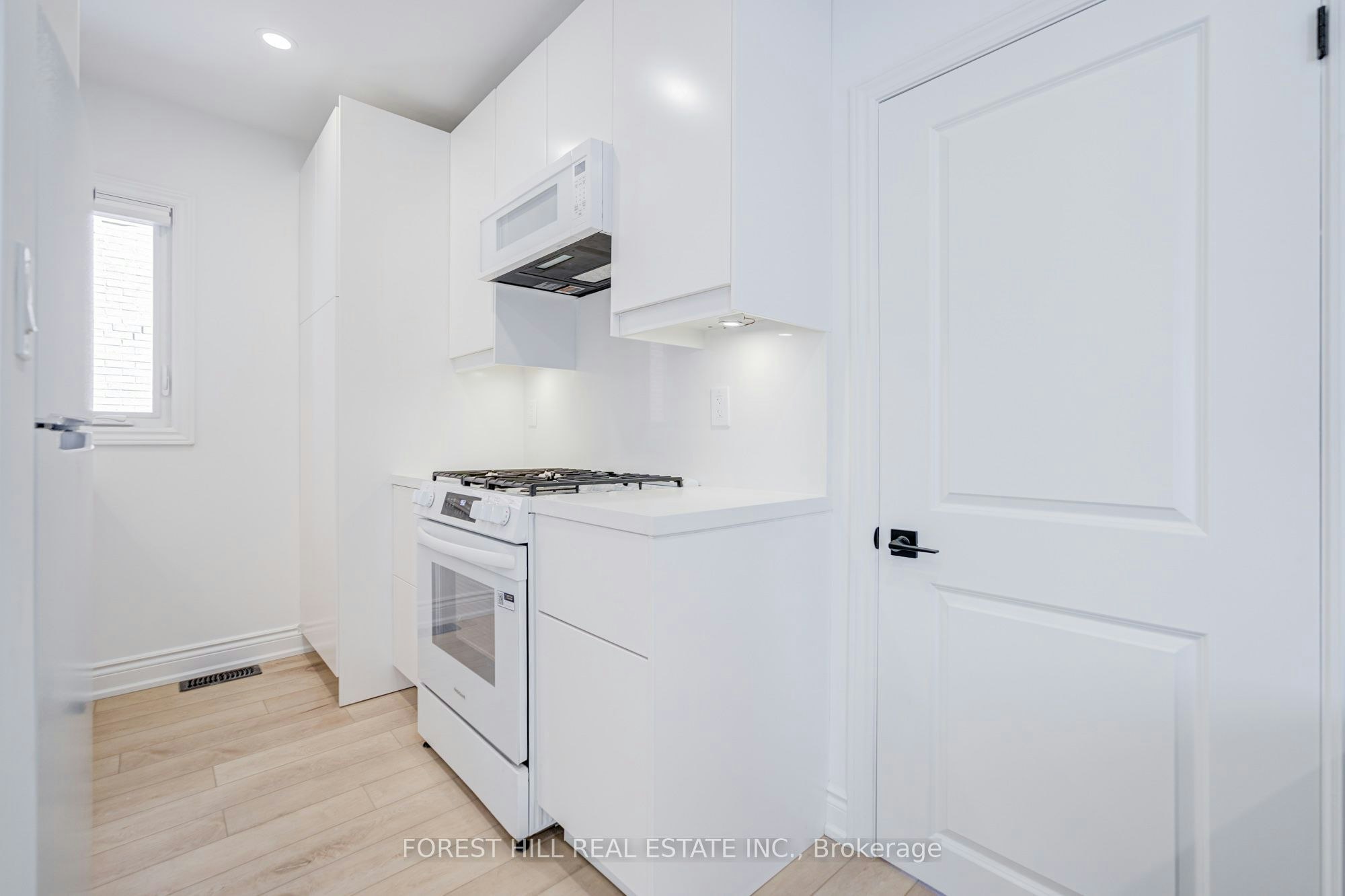 5-85 Vaughan Road, Toronto, ON, M6C 2L9 - 11