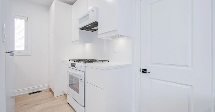 5-85 Vaughan Road, Toronto, ON, M6C 2L9 - 11