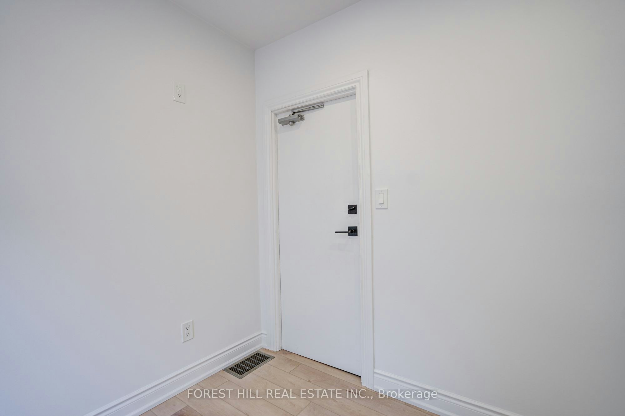 5-85 Vaughan Road, Toronto, ON, M6C 2L9 - 8