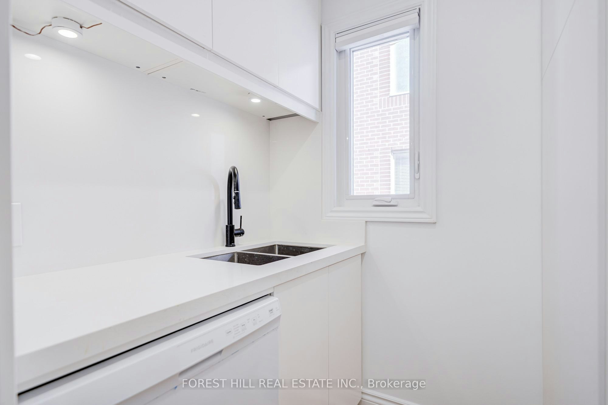 5-85 Vaughan Road, Toronto, ON, M6C 2L9 - 18