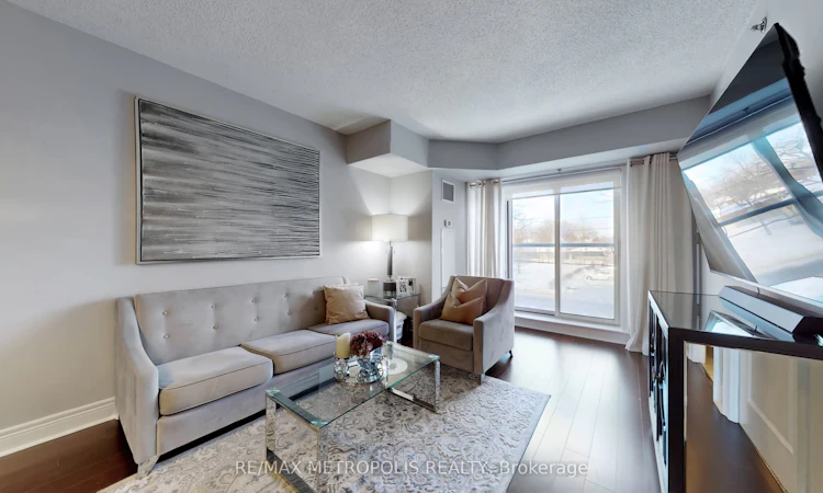 228-701 Sheppard Avenue W