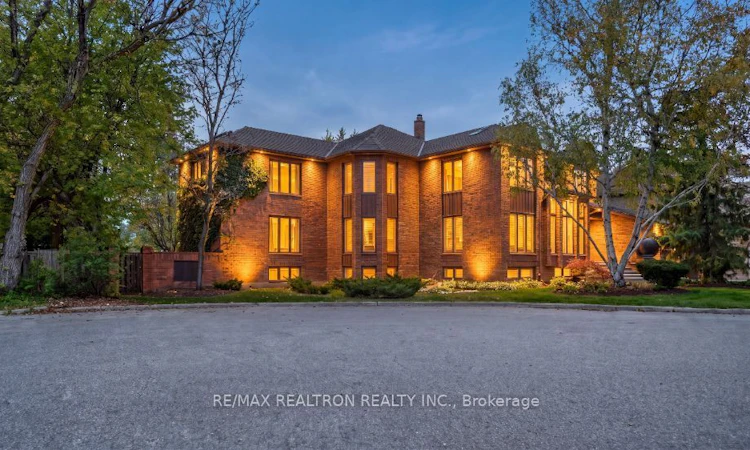 15 Sunforest Court