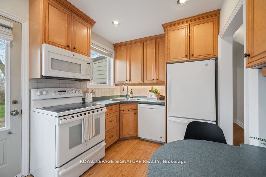 124 Homewood Avenue, Toronto, ON, M2M 1K3 - 12