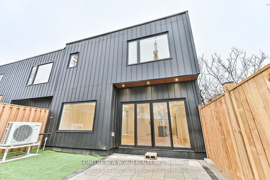 Laneway-995 Dufferin Street, Toronto, ON, M6H 4B2