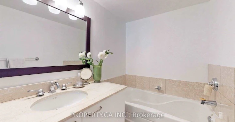 1110-80 Cumberland Street, Toronto, ON, M5R 3V1 - 7