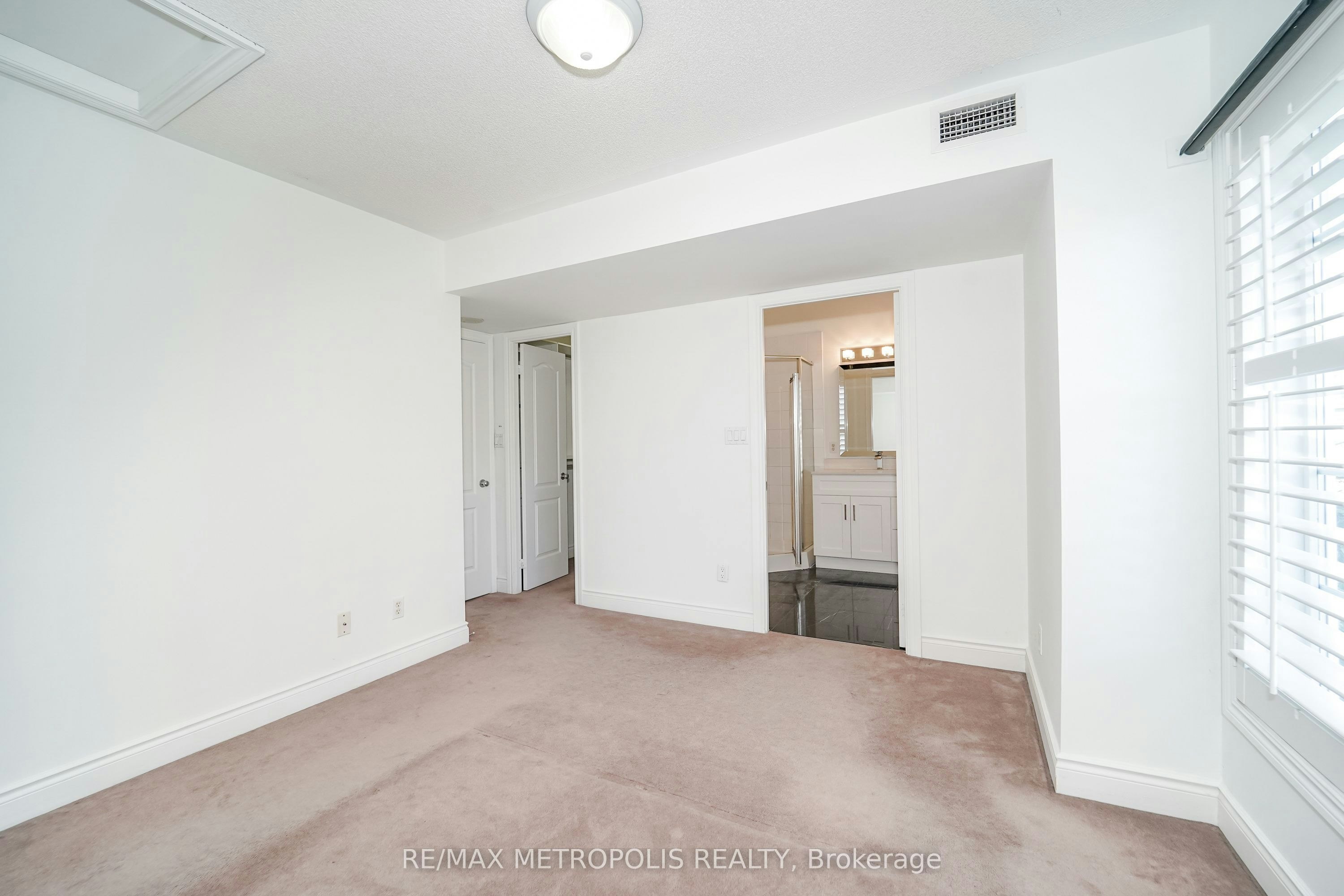 Th13-3 Rean Drive, Toronto, ON, M2K 3C2 - 38