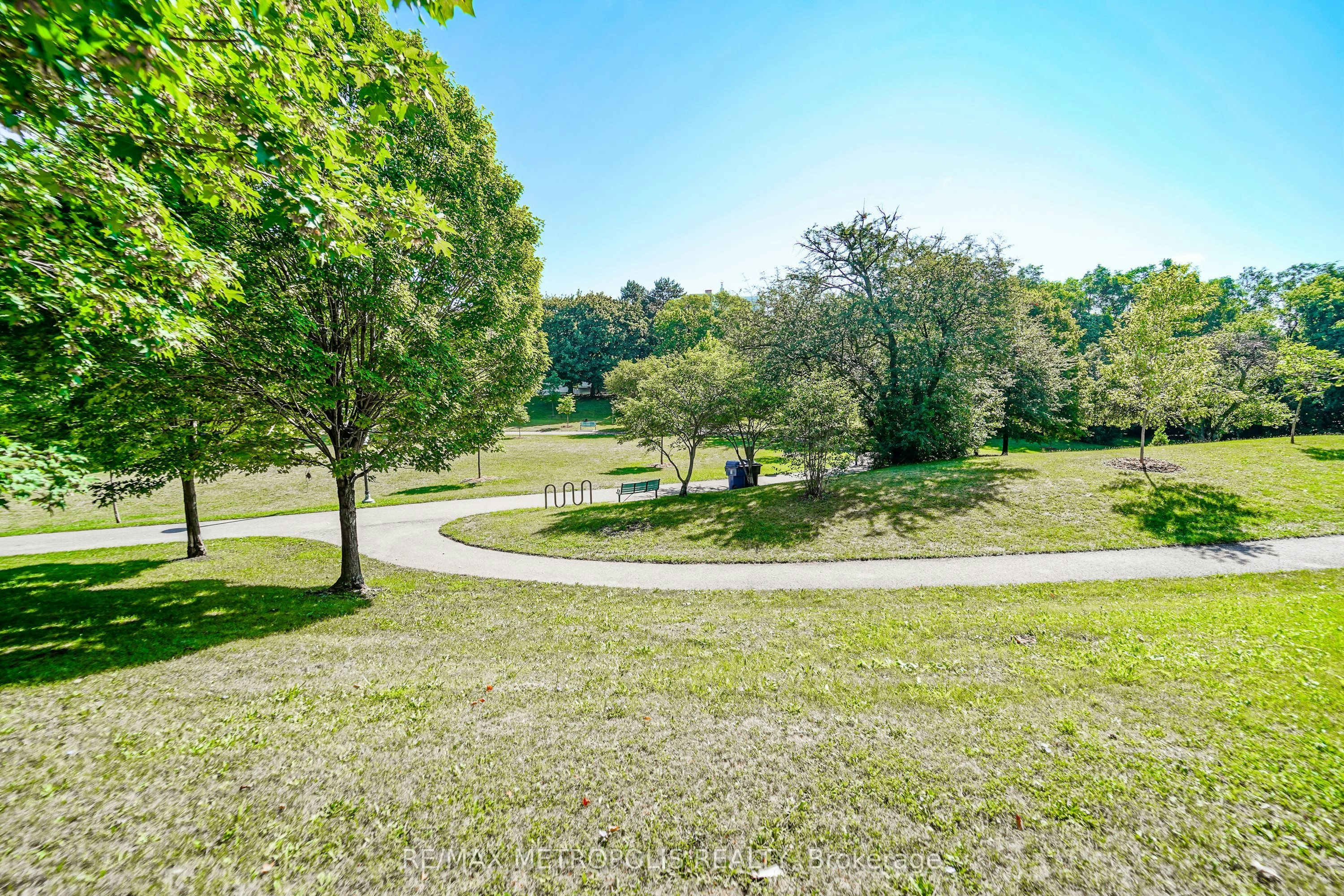 Th13-3 Rean Drive, Toronto, ON, M2K 3C2 - 44