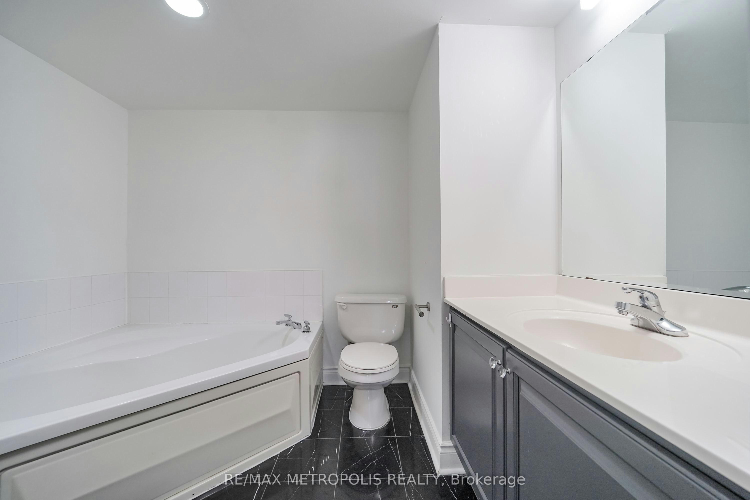 Th13-3 Rean Drive, Toronto, ON, M2K 3C2 - 29
