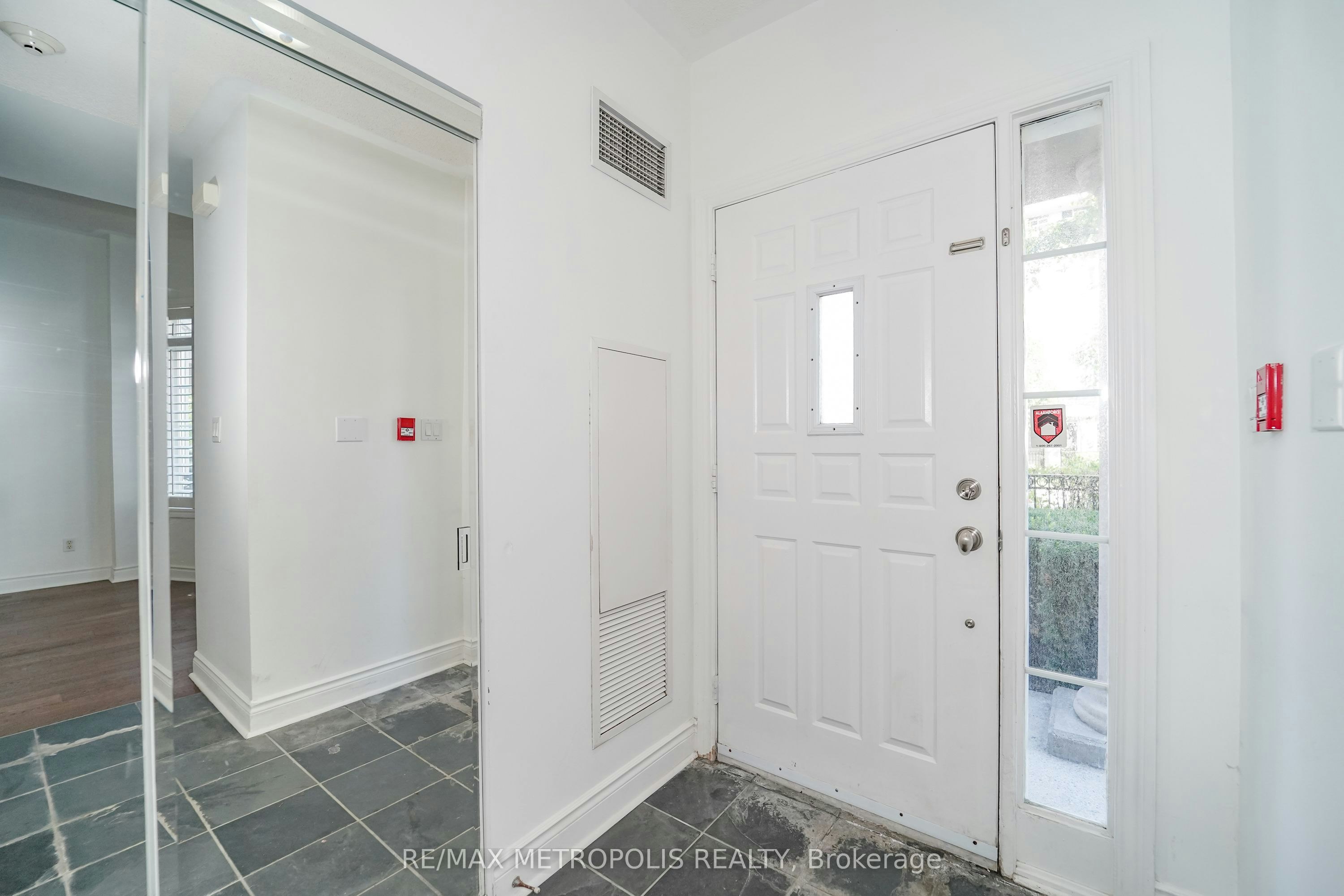 Th13-3 Rean Drive, Toronto, ON, M2K 3C2 - 8