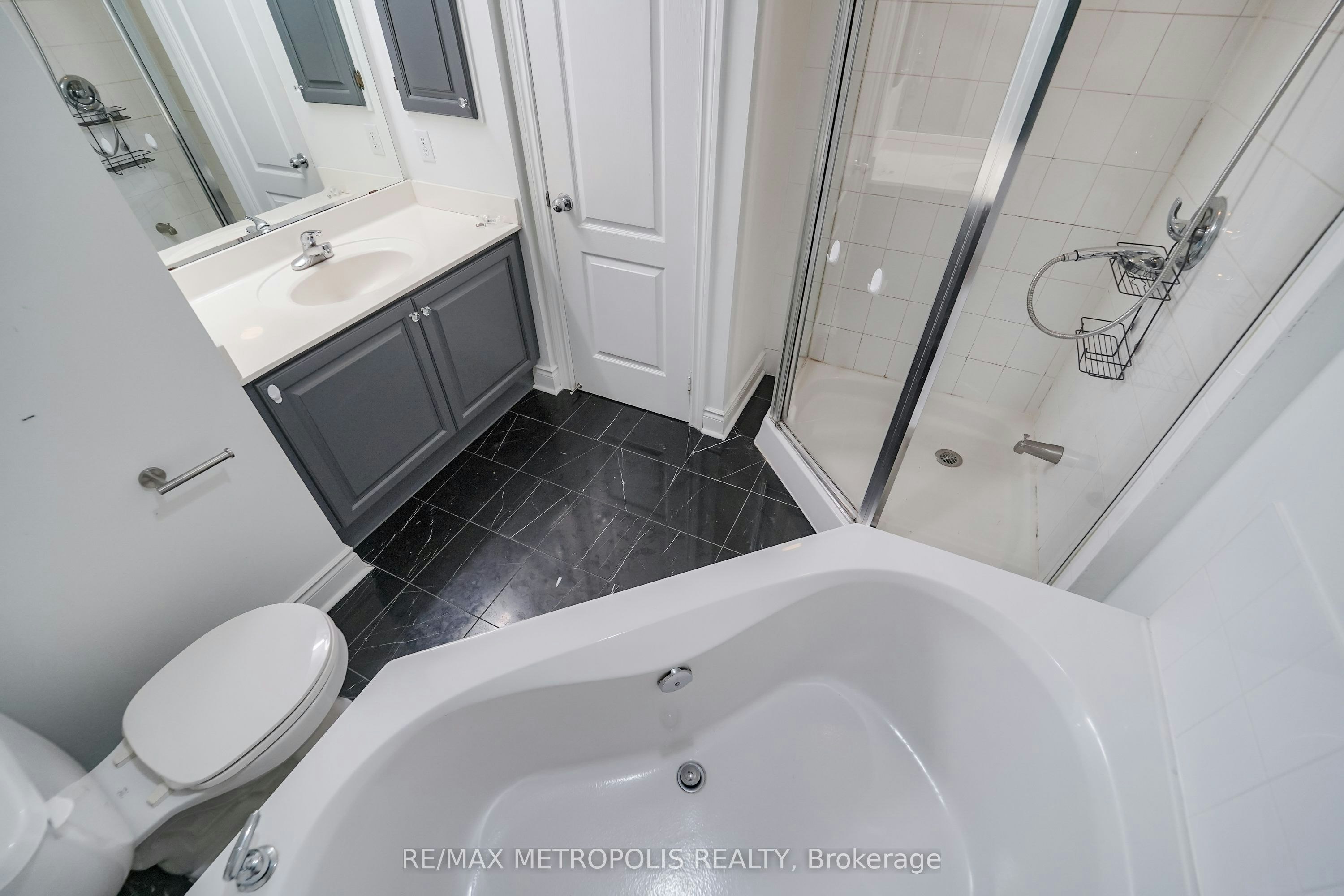 Th13-3 Rean Drive, Toronto, ON, M2K 3C2 - 31