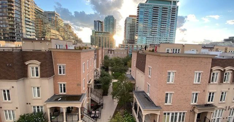 425-34 Western Battery Road, Toronto, ON, M6K 3N9 - 2