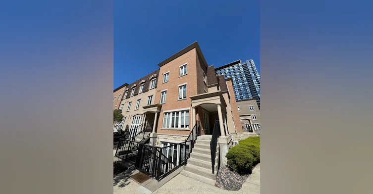 425-34 Western Battery Road, Toronto, ON, M6K 3N9
