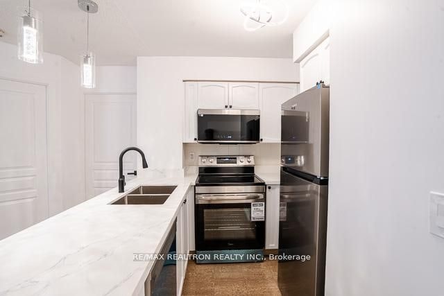 808-18 Yonge Street, Toronto, ON, M5E 1Z8 - 13