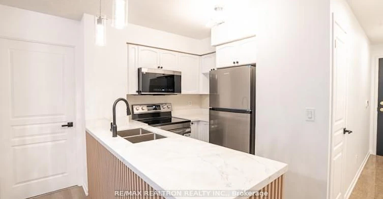 808-18 Yonge Street, Toronto, ON, M5E 1Z8 - 11