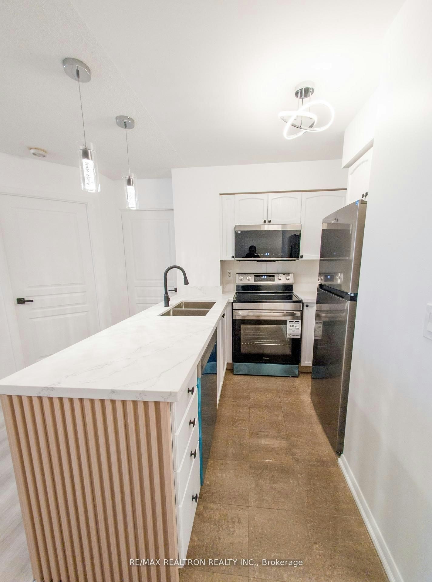 808-18 Yonge Street, Toronto, ON, M5E 1Z8 - 15