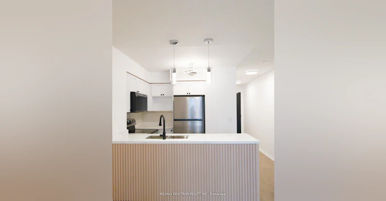 808-18 Yonge Street, Toronto, ON, M5E 1Z8 - 14