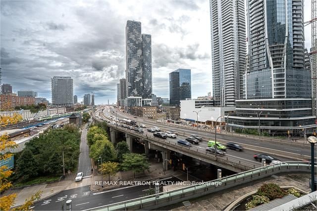 808-18 Yonge Street, Toronto, ON, M5E 1Z8 - 32