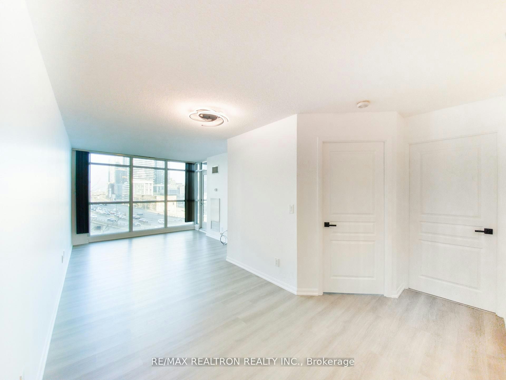 808-18 Yonge Street, Toronto, ON, M5E 1Z8 - 8