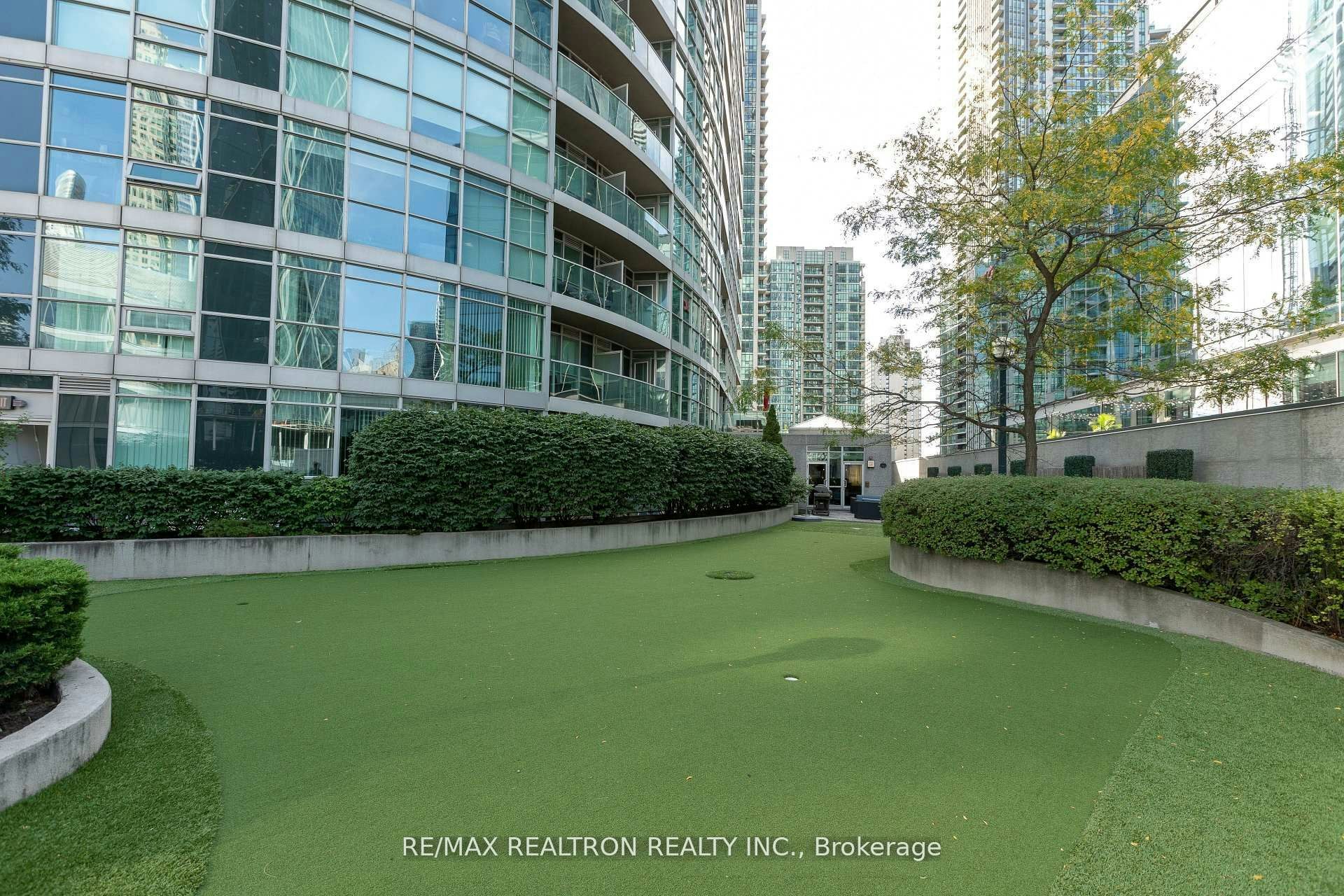 808-18 Yonge Street, Toronto, ON, M5E 1Z8 - 44