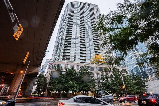 808-18 Yonge Street, Toronto, ON, M5E 1Z8