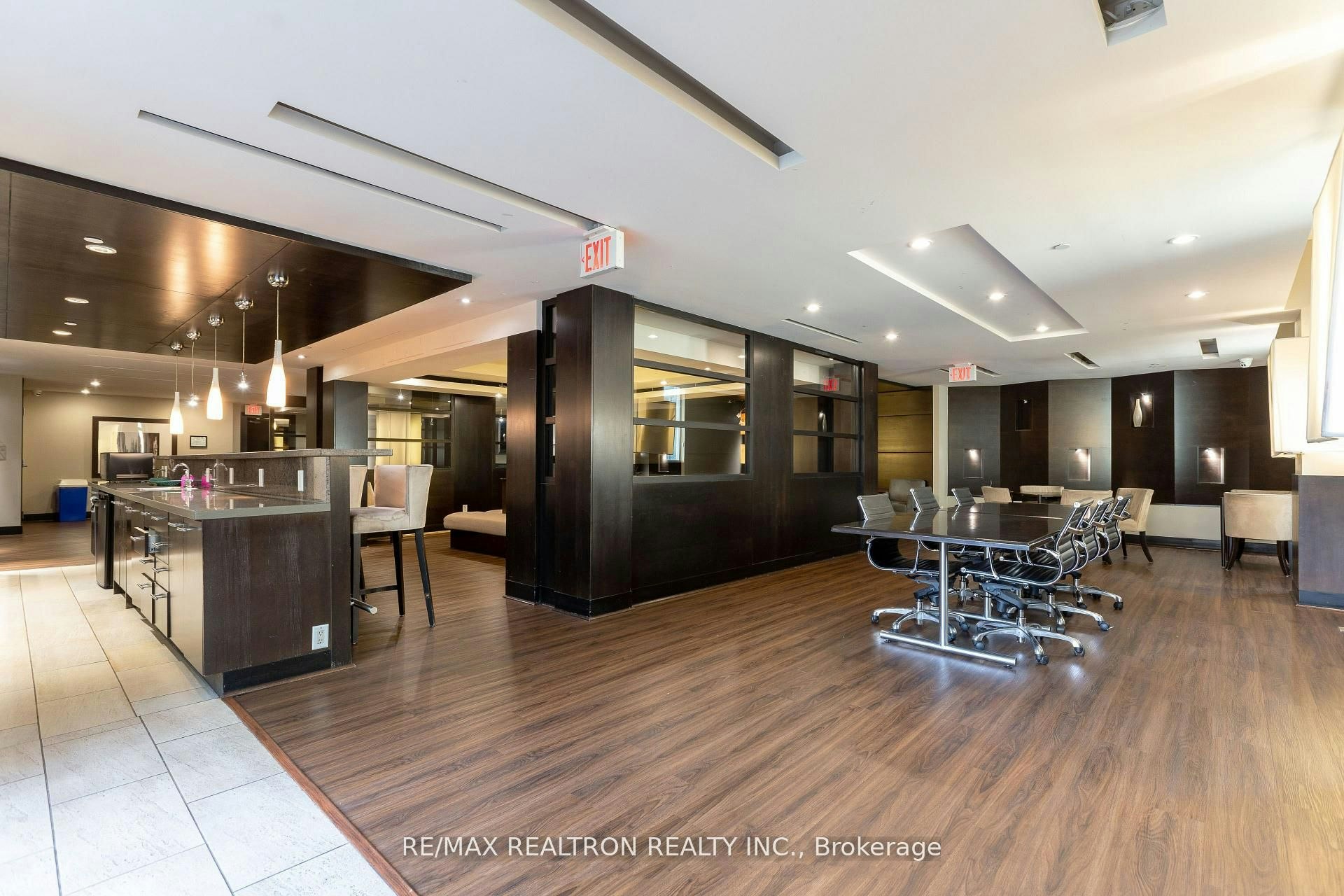 808-18 Yonge Street, Toronto, ON, M5E 1Z8 - 45