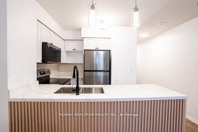 808-18 Yonge Street, Toronto, ON, M5E 1Z8 - 12