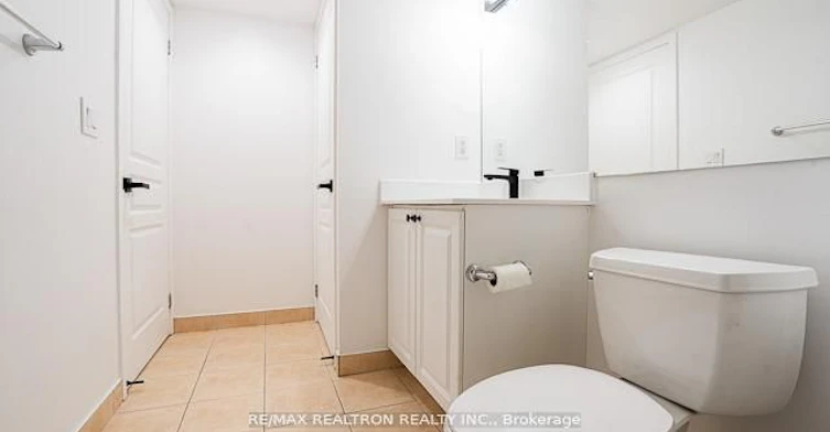 808-18 Yonge Street, Toronto, ON, M5E 1Z8 - 21