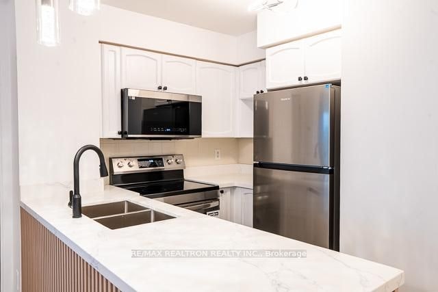 808-18 Yonge Street, Toronto, ON, M5E 1Z8 - 10