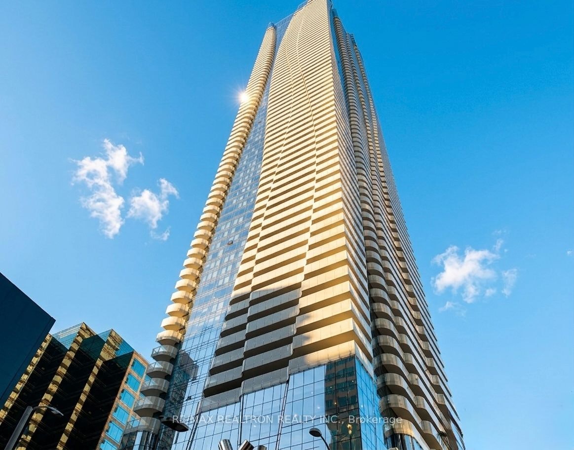 1207-1 Bloor Street E, Toronto, ON, M4W 0A8
