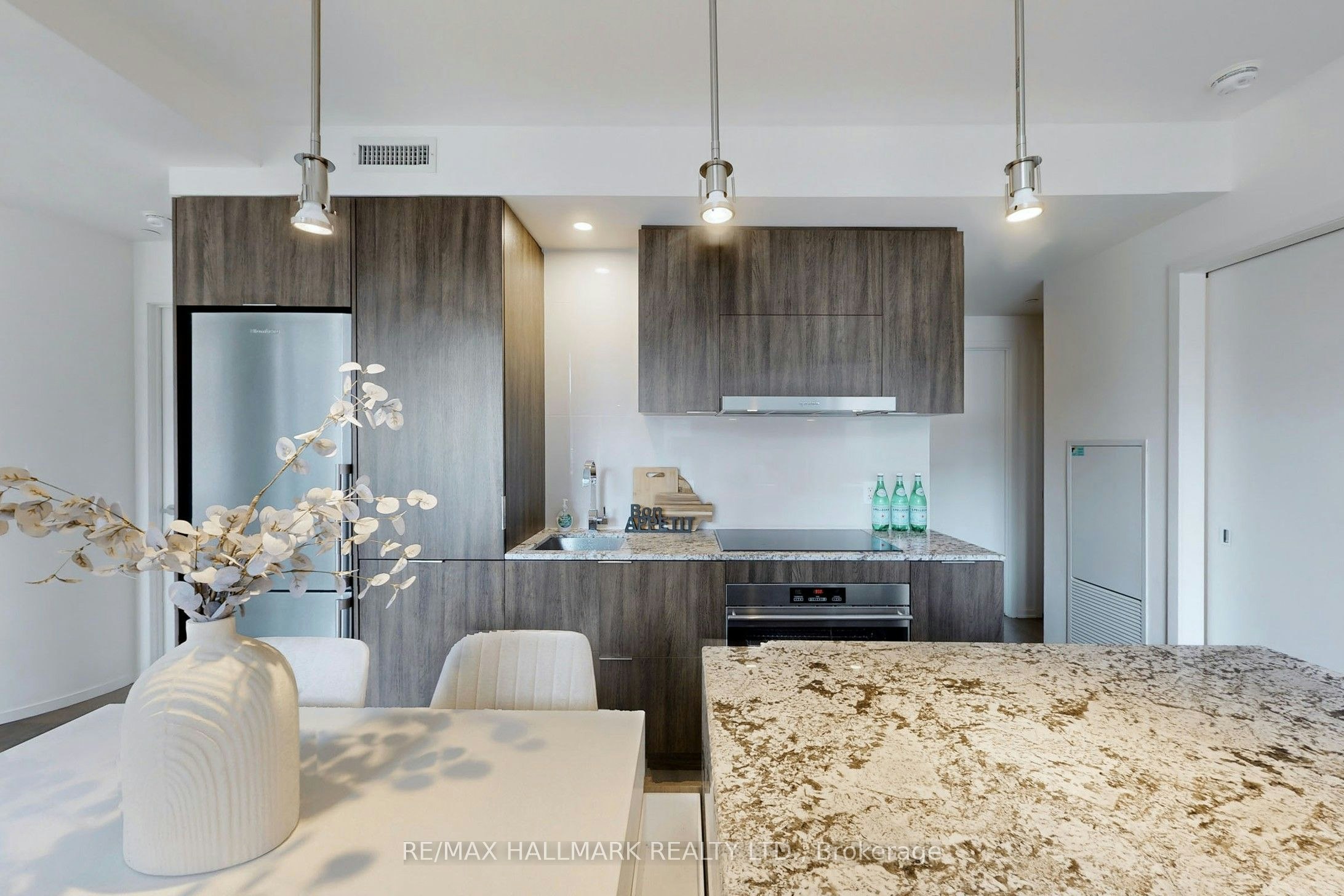 520-1 Bloor Street E, Toronto, ON, M4W 0A8 - 2