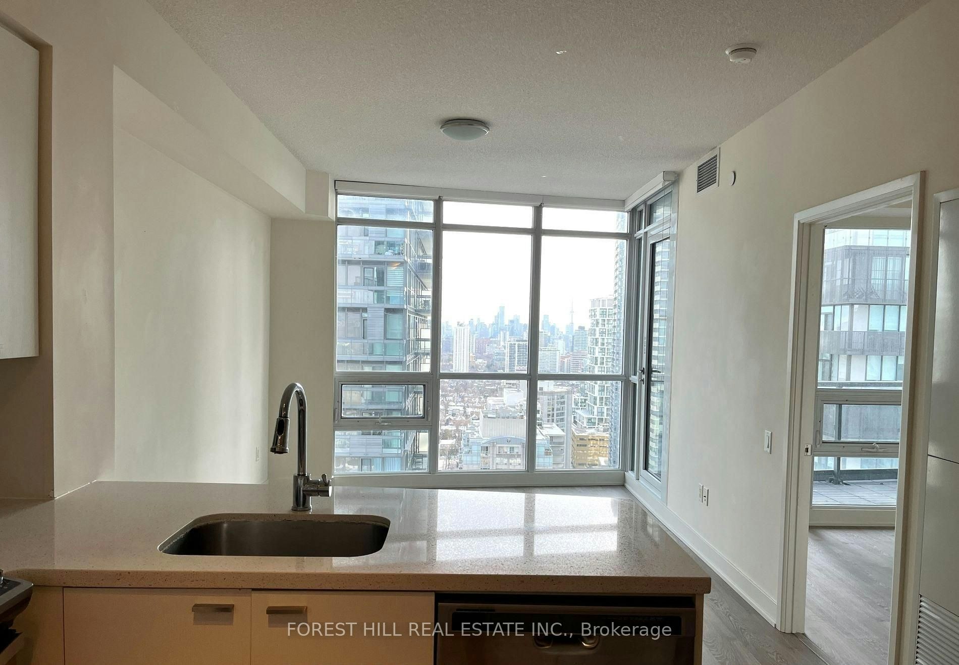 2410-30 Roehampton Avenue, Toronto, ON, M4P 0B9 - 4