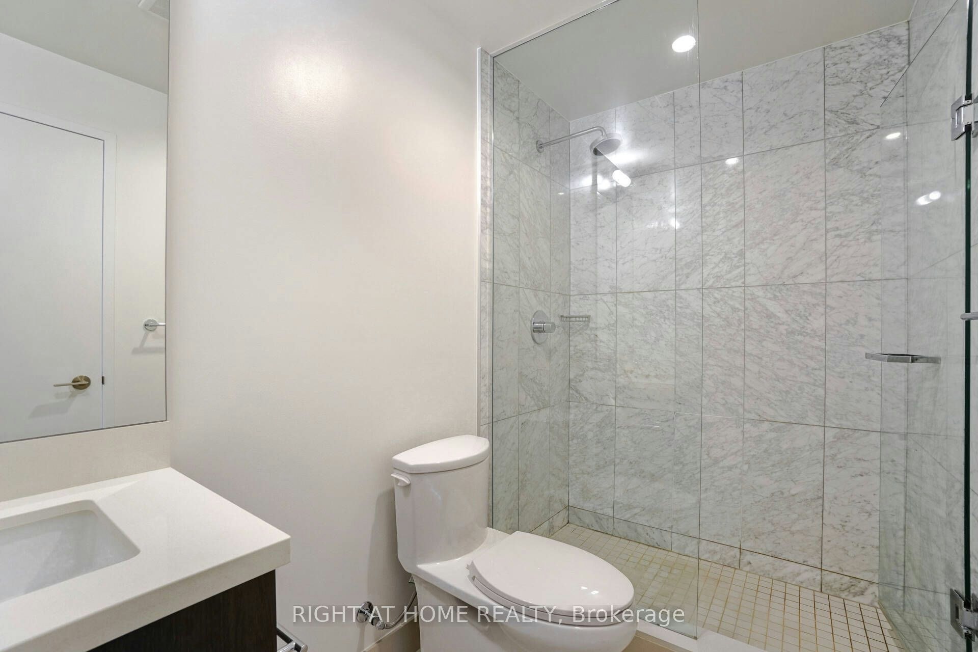 N821-120 Bayview Avenue, Toronto, ON, M5A 0G4 - 18