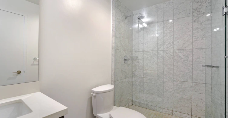 N821-120 Bayview Avenue, Toronto, ON, M5A 0G4 - 18