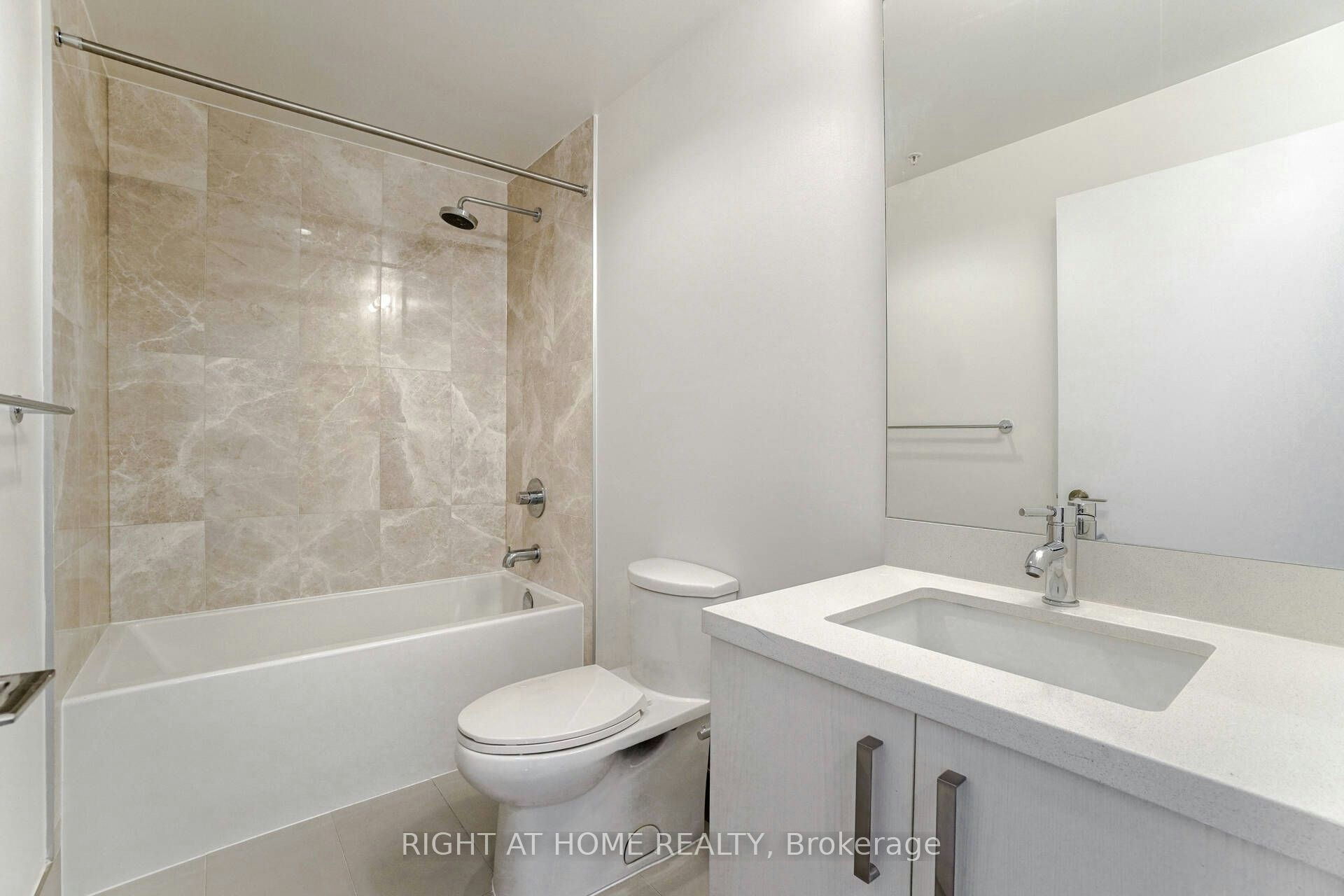 N821-120 Bayview Avenue, Toronto, ON, M5A 0G4 - 20