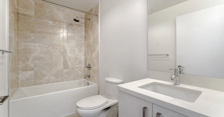 N821-120 Bayview Avenue, Toronto, ON, M5A 0G4 - 20