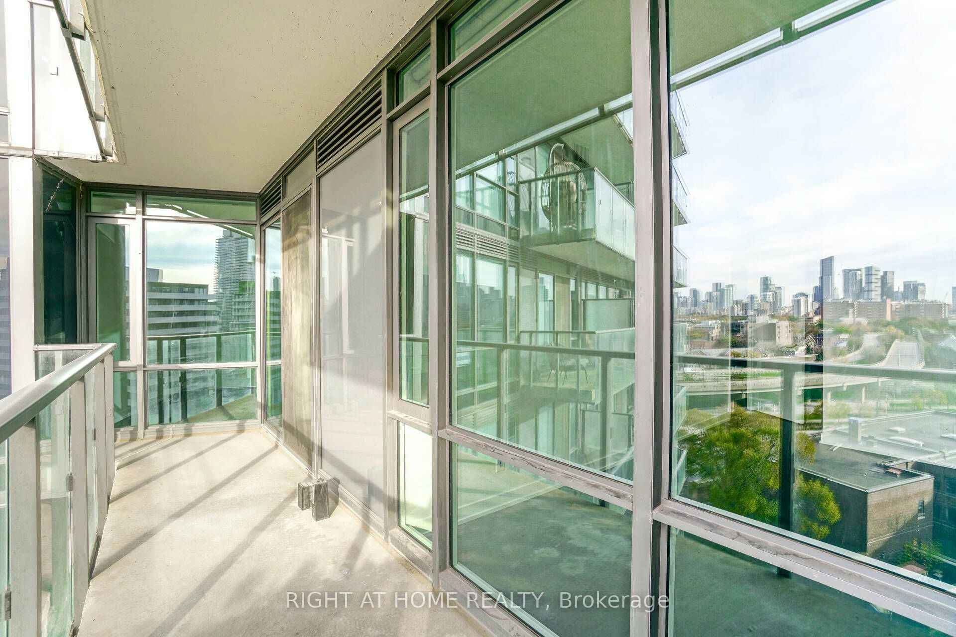 N821-120 Bayview Avenue, Toronto, ON, M5A 0G4 - 22