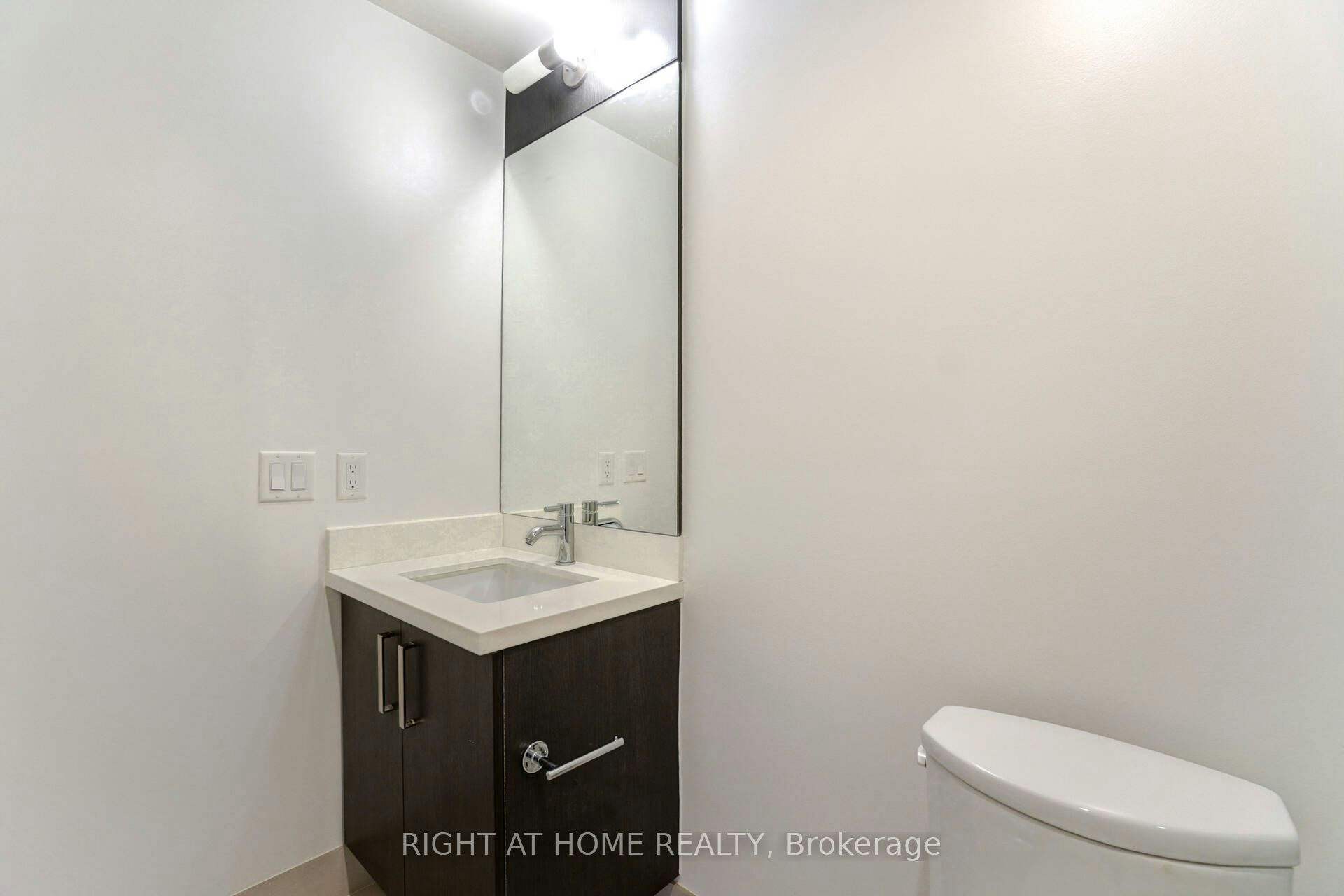 N821-120 Bayview Avenue, Toronto, ON, M5A 0G4 - 19