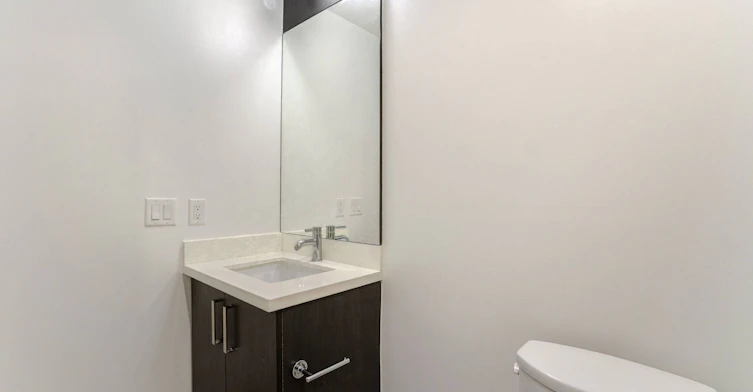N821-120 Bayview Avenue, Toronto, ON, M5A 0G4 - 19
