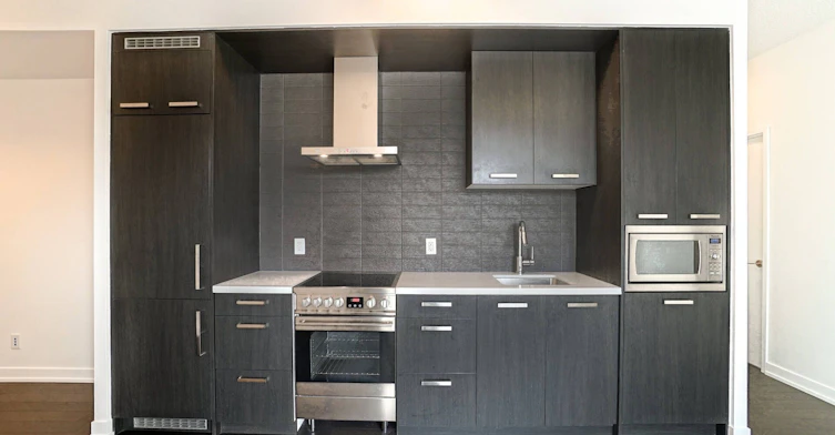 N821-120 Bayview Avenue, Toronto, ON, M5A 0G4 - 6