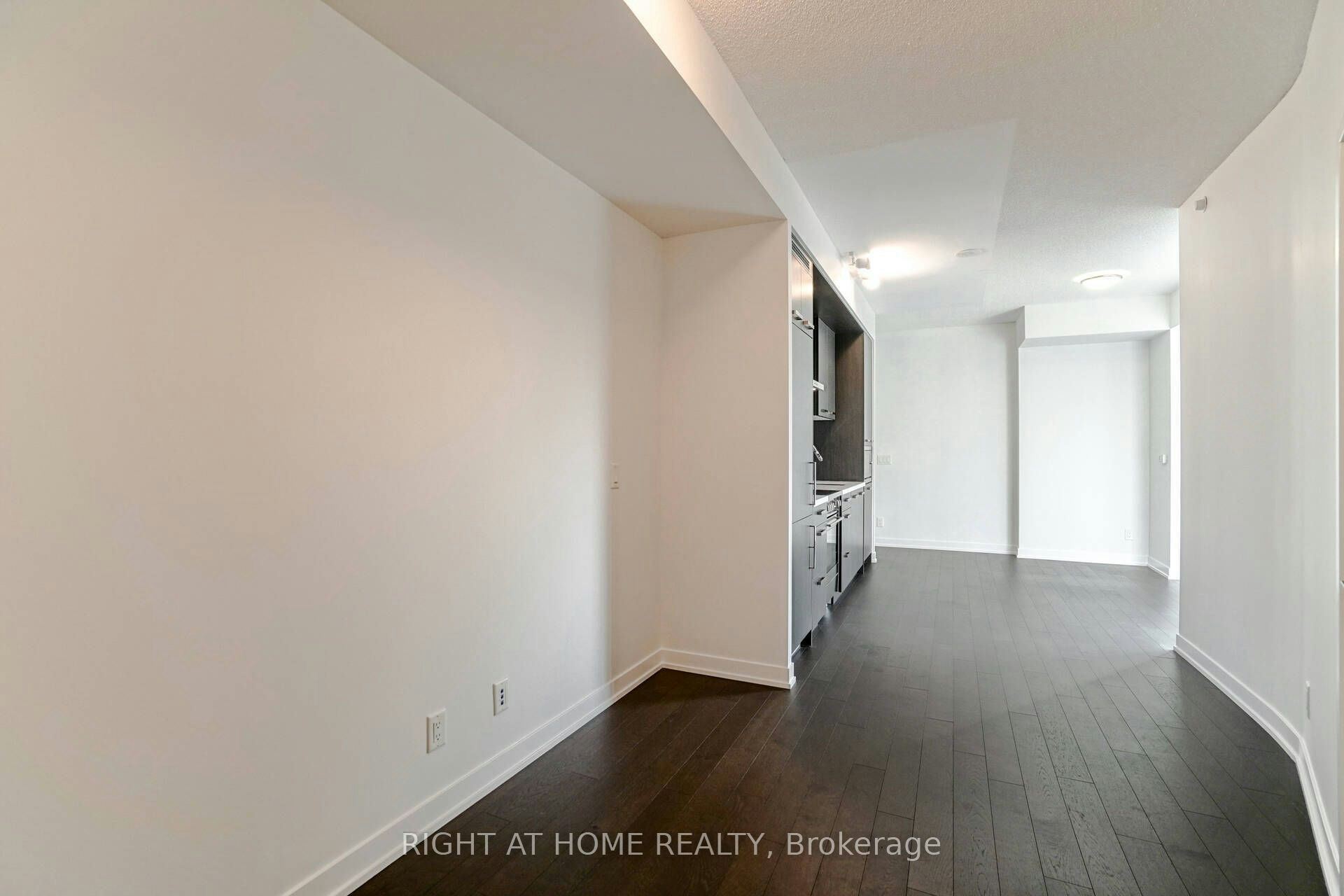 N821-120 Bayview Avenue, Toronto, ON, M5A 0G4 - 13