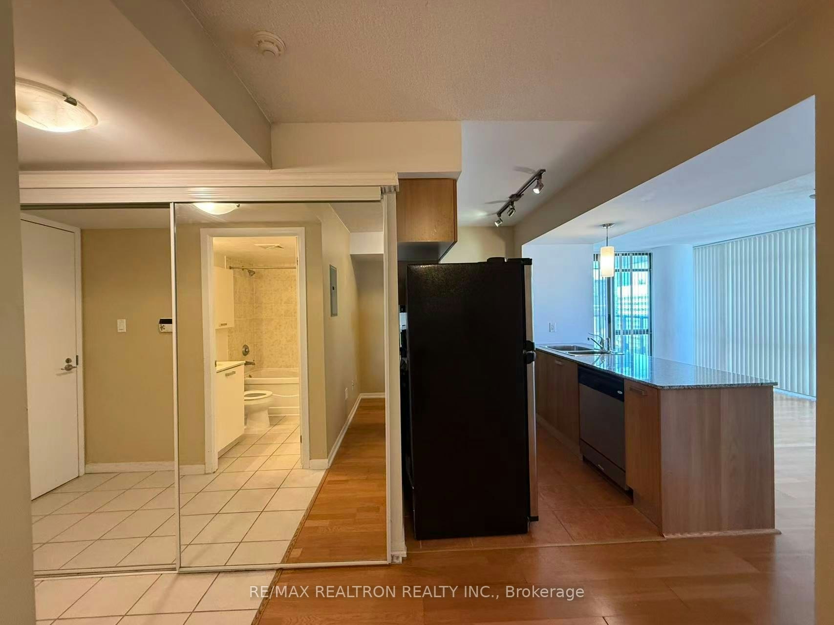 2002-37 Grosvenor Street, Toronto, ON, M4Y 3G5 - 19