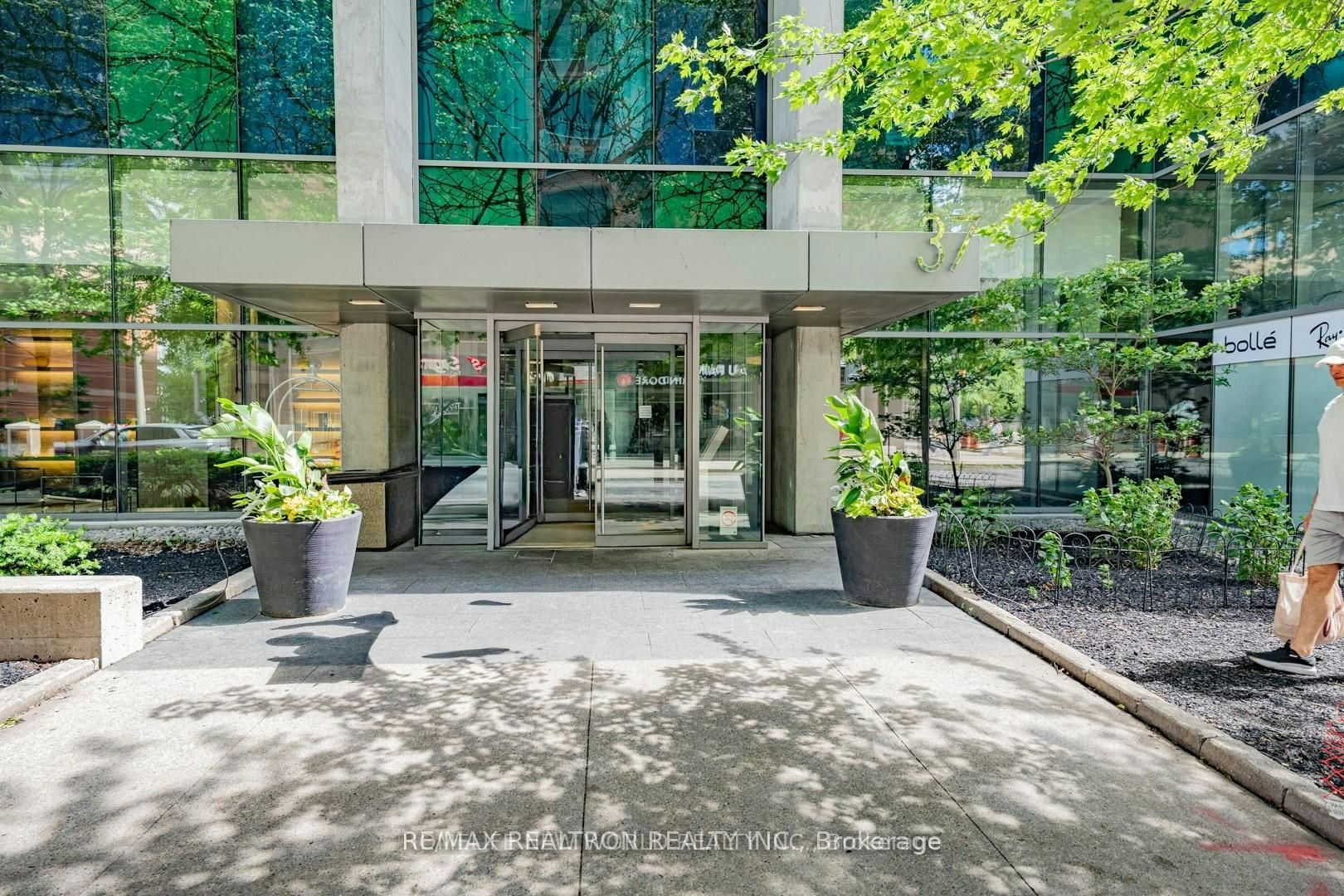 2002-37 Grosvenor Street, Toronto, ON, M4Y 3G5