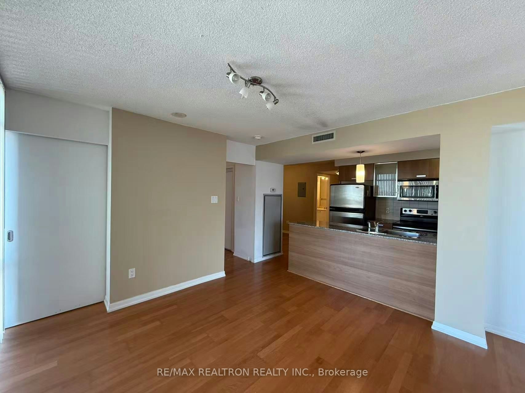 2002-37 Grosvenor Street, Toronto, ON, M4Y 3G5 - 3