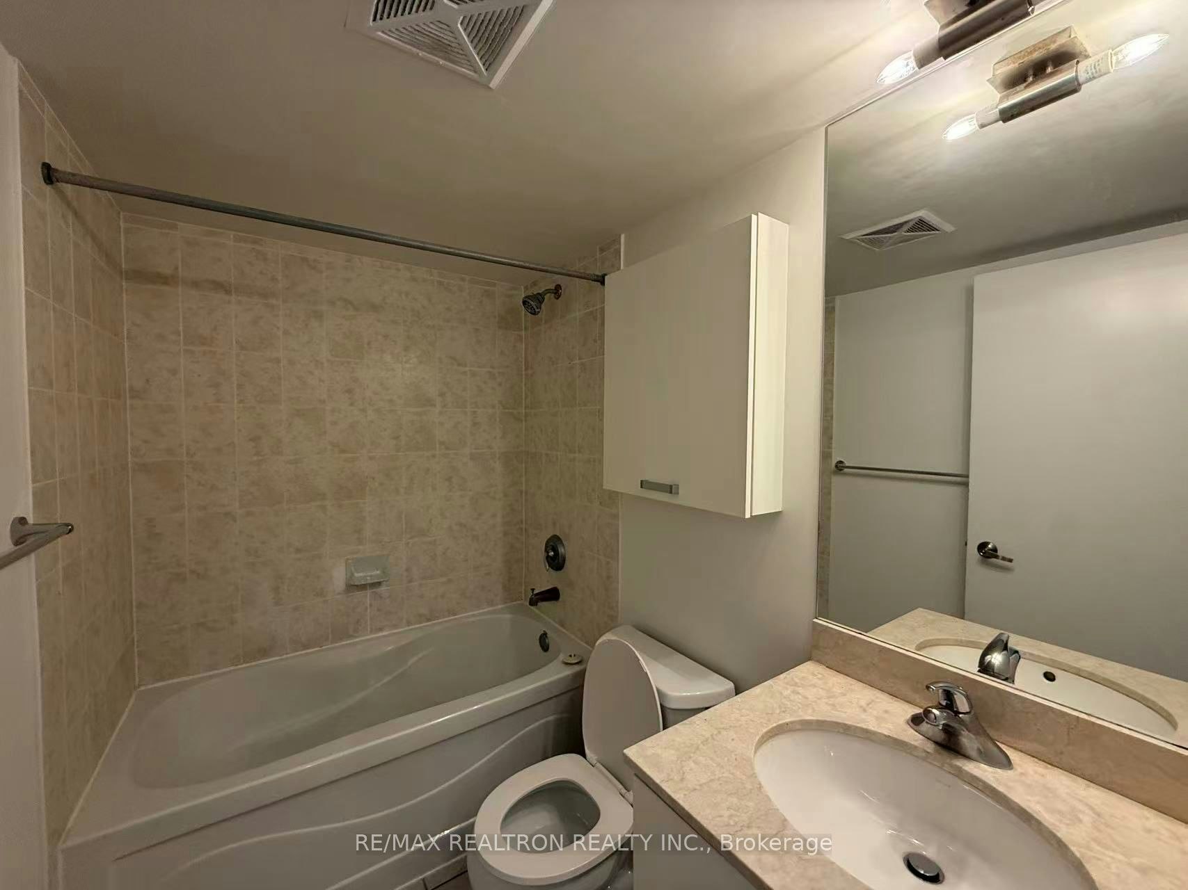 2002-37 Grosvenor Street, Toronto, ON, M4Y 3G5 - 9