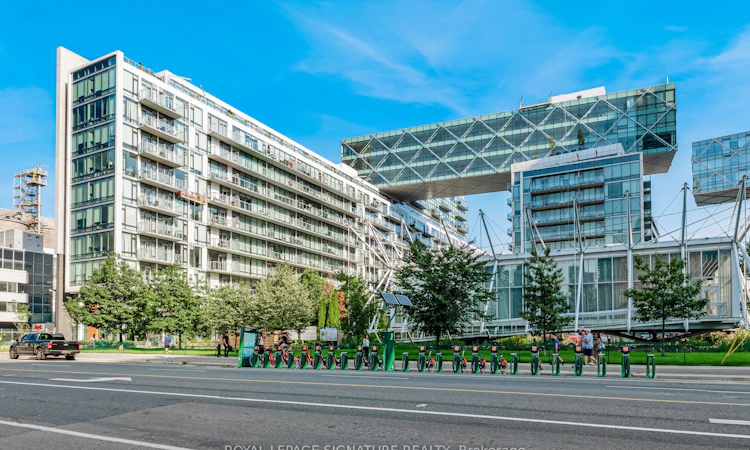 337-39 Queens Quay E