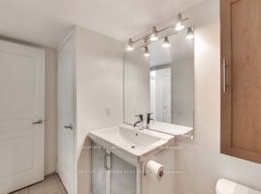 103-140 Bathurst Street, Toronto, ON, M5V 3N8 - 6