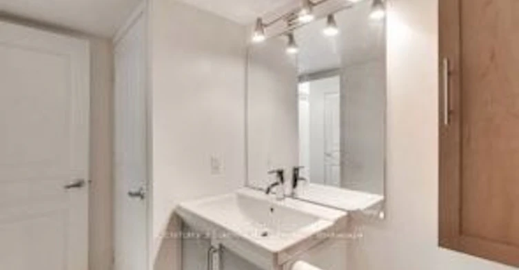 103-140 Bathurst Street, Toronto, ON, M5V 3N8 - 6