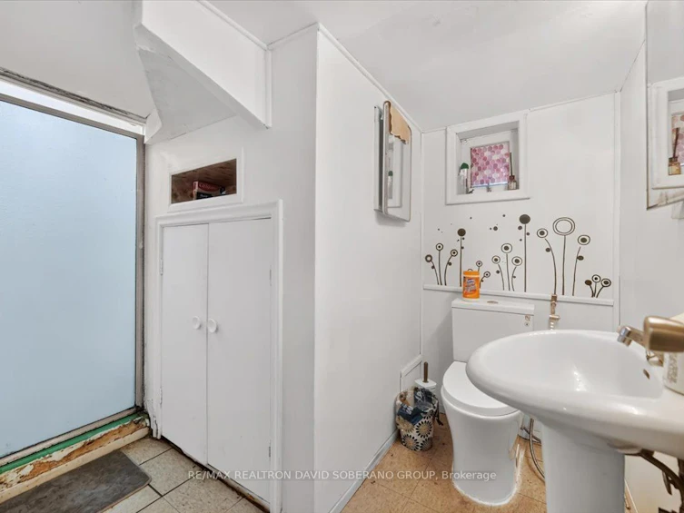 19 Wigan Crescent, Toronto, ON, M3H 3A3 - 15