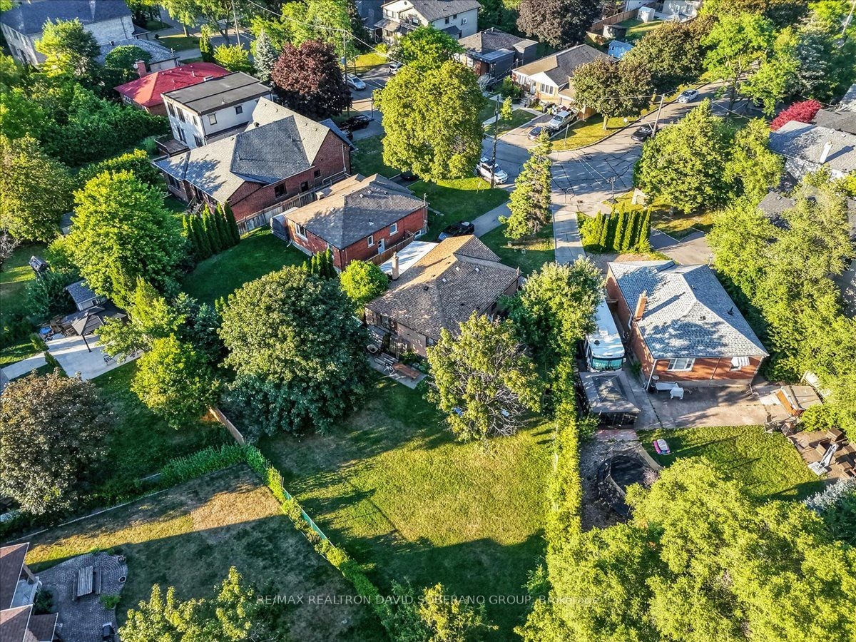 19 Wigan Crescent, Toronto, ON, M3H 3A3 - 22