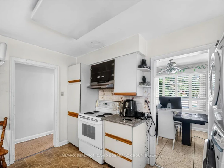 19 Wigan Crescent, Toronto, ON, M3H 3A3 - 10